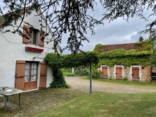 Maison de campagne entre ST YAN et MARCIGNY