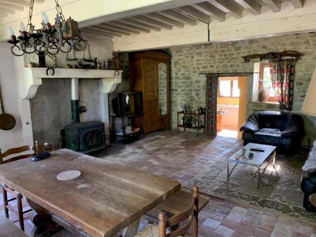 MAISON DE CAMPAGNE A CERVON