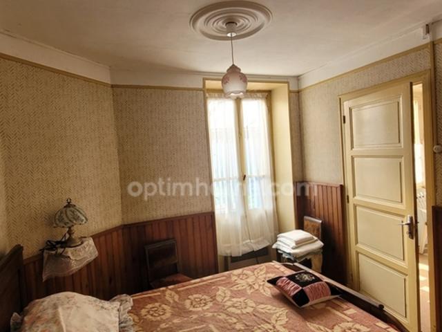 Maison de campagne à rénover avec grange à MOUHET 36
