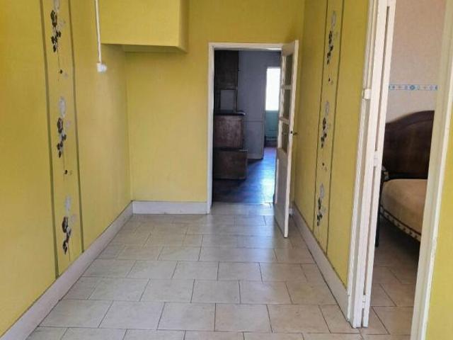 Maison de campagne à rénover 120 m², 3 chambres, 1,8 ha de terrain avec chai à Saint Palais de Négrignac