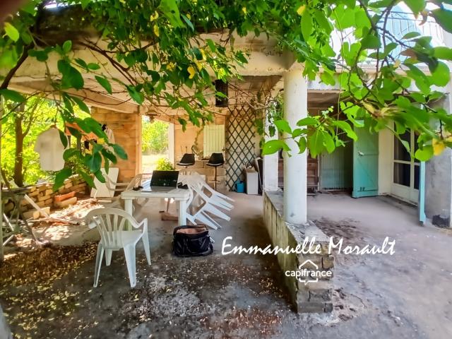Maison de campagne à rénover 4 pièces BAGNOLS EN FORET 83