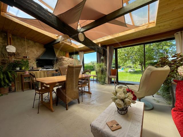 Maison de campagne avec 4 chambres et piscine 266m² Cadillac sur Garonne