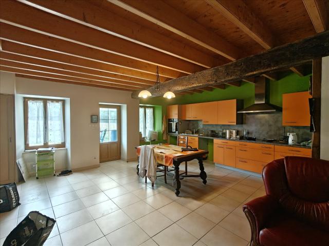 Maison de campagne avec 6 hectares terrain 70m² Gajoubert