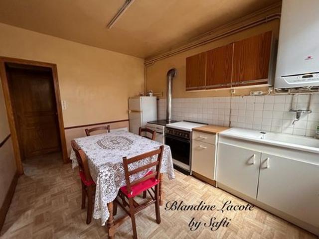 Maison de campagne avec terrain attenant, garage