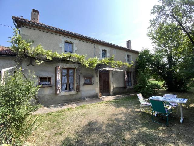 Maison de Campagne avec Terrain – Proche de Champagne Mouton 112m² Champagne Mouton