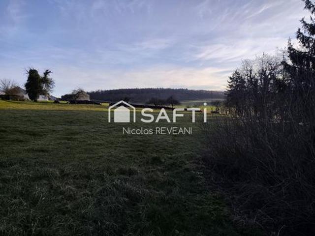 Maison de campagne avec verdure