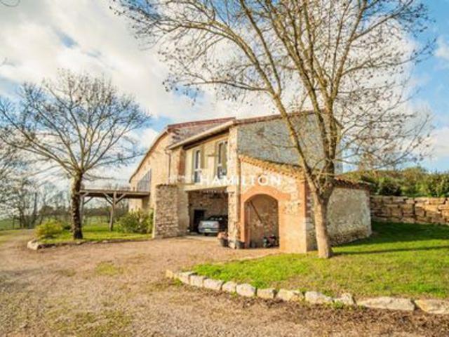 MAISON DE CAMPAGNE AVEC VUE SUR LE LAC, GÎTE INDÉP