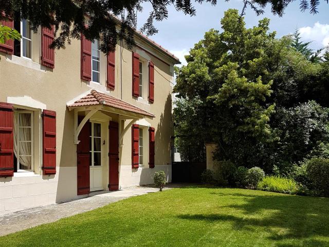 Maison de campagne avec annexe et piscine 160m² Valence d'Agen