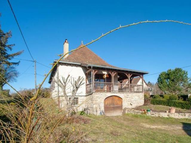 Maison de campagne avec dépendance à proximité d