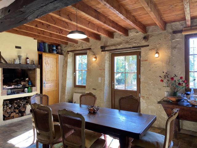 Maison de campagne avec dépendance et vue sur la campagne pr