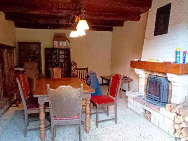 Maison de campagne avec dépendances ? Marchamp 01680