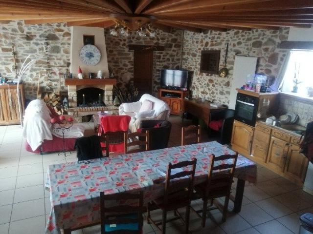 Maison de campagne avec garage et terrain non attenant