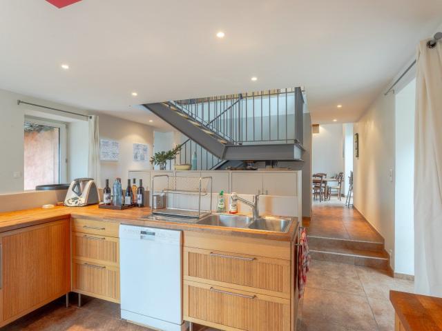 Maison de caractère avec gite et appartement 265 m2 piscine 1,5 ha Vaour Tarn