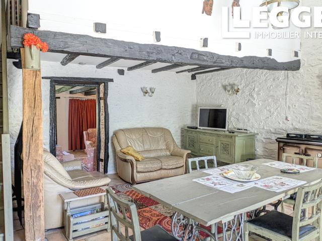 Maison de campagne avec grange dans un hameau paisible