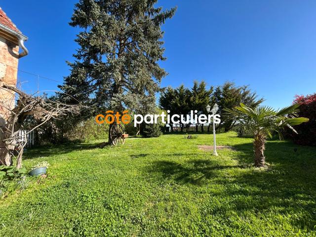 Maison de campagne avec grange sur 570 m² de terrain 100m² Saint Vitte