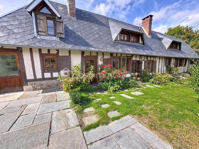 Maison de campagne avec grande dépendance et piscine