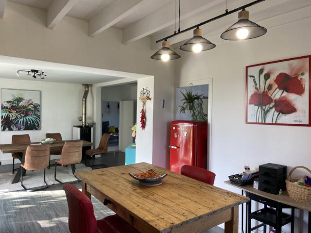 Maison de campagne avec piscine et vue sur la campagne proch