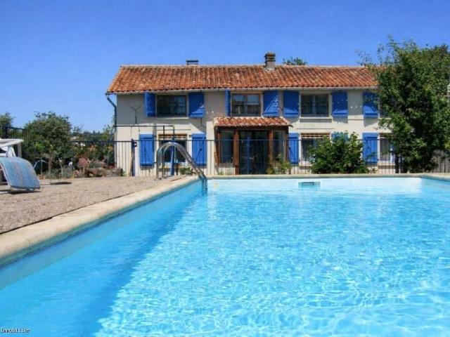 Maison de Campagne avec Piscine près de Nanteuil en Vallée 125m² Nanteuil en Vallée