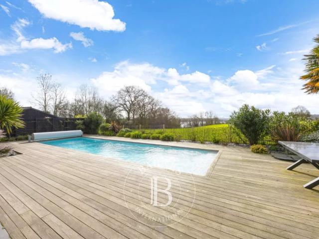 Maison de Campagne Bords de Rance 240m² Plouër sur Rance