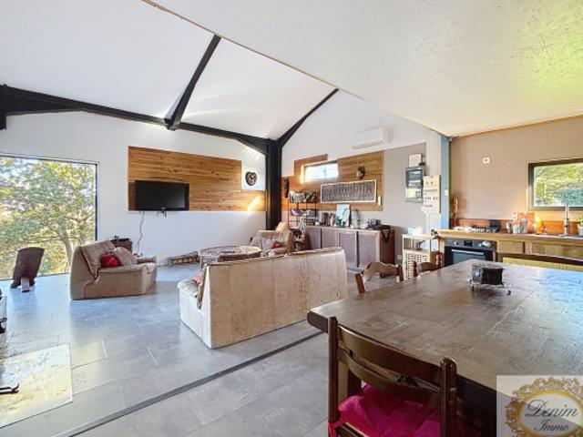 Maison de campagne Bioclimatique avec vue dominante et panor