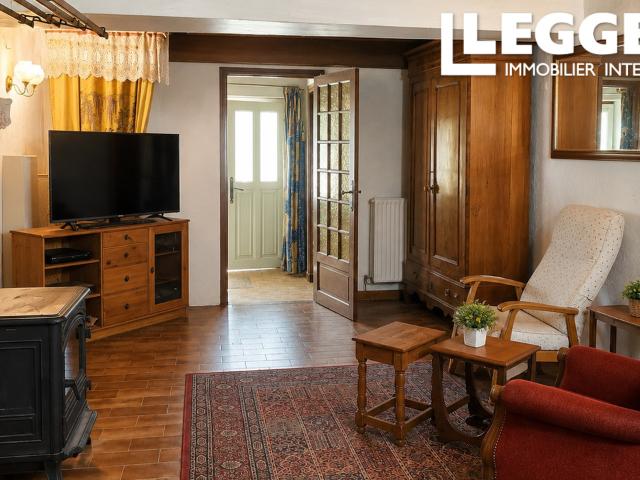 Maison de campagne de 3 chambres près d’Autun, à la lisière du Morvan, avec écuries et terrain pour chevaux