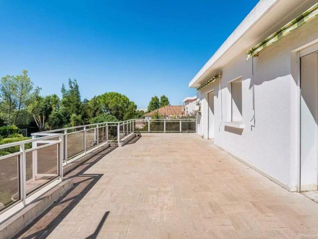 Maison de campagne de luxe de 4 chambres en vente Marseille, Provence Alpes Côte d'Azur