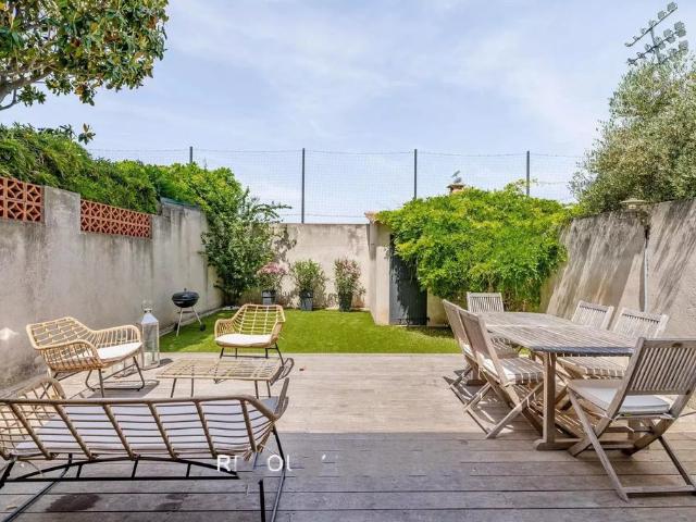 Maison de campagne de luxe de 4 pièces en vente Marseille, Provence Alpes Côte d'Azur