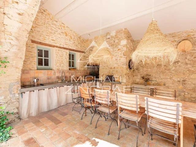 Prestigieuse maison de campagne de 500 m2 en vente La Fare les Oliviers, France