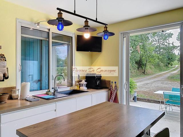 Maison de campagne entièrement meublée et équipée Région V. 127m² Vic Fezensac