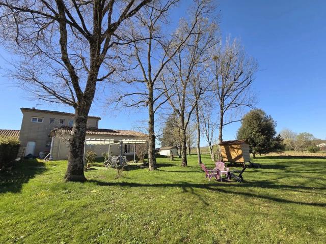 Maison de campagne entre La Réole et Monségur 33 204m² La réole