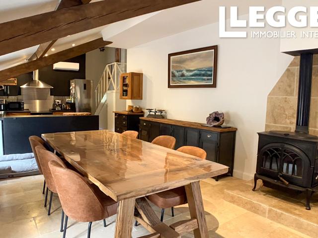 Maison de campagne exceptionnelle de 3 chambres avec piscine, panneaux solaires, dépendances et 3,6 hectares