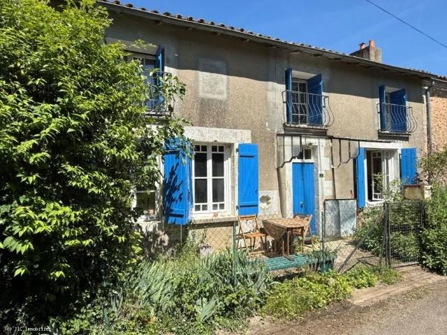 Maison de Campagne Située Au Calme. 3 Chambres et Sur 1701m² 110m² Moutardon