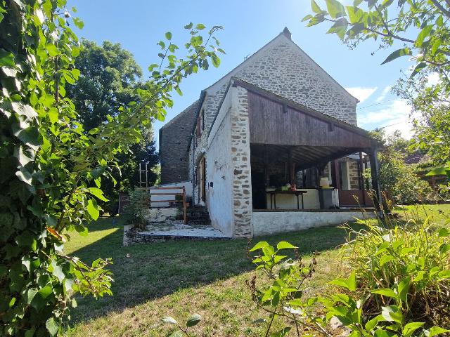 Maison de campagne située à 15 mn d'Avallon