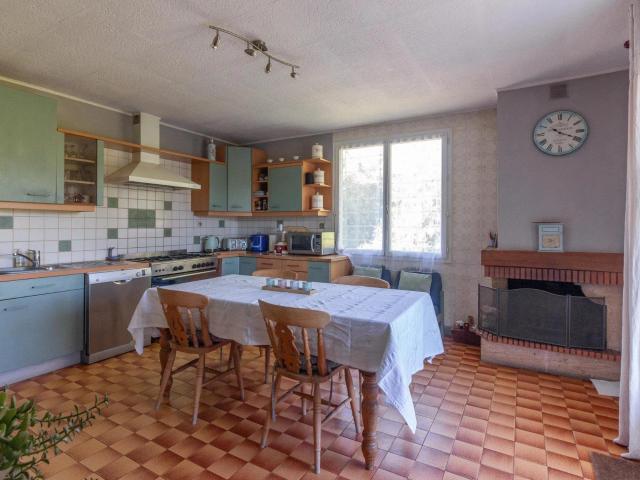 Maison de campagne spacieuse avec potentiel de revenus 236m² Rouillac