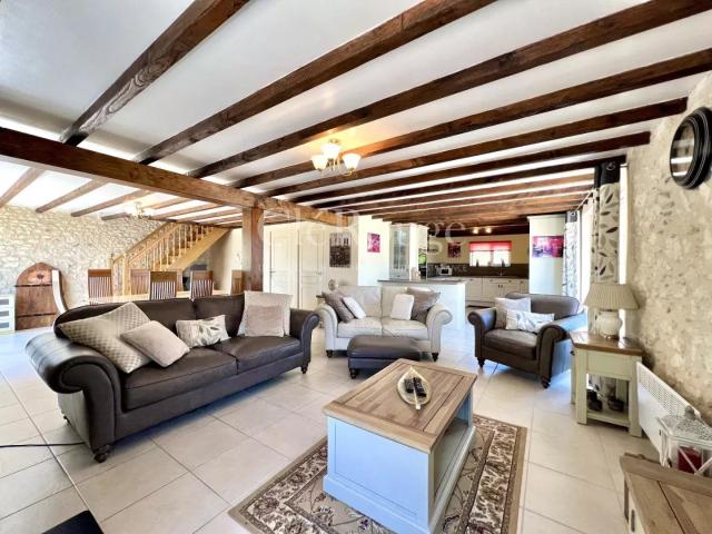 Maison de campagne spacieuse dans un endroit superbe près d'. 500m² Monestier