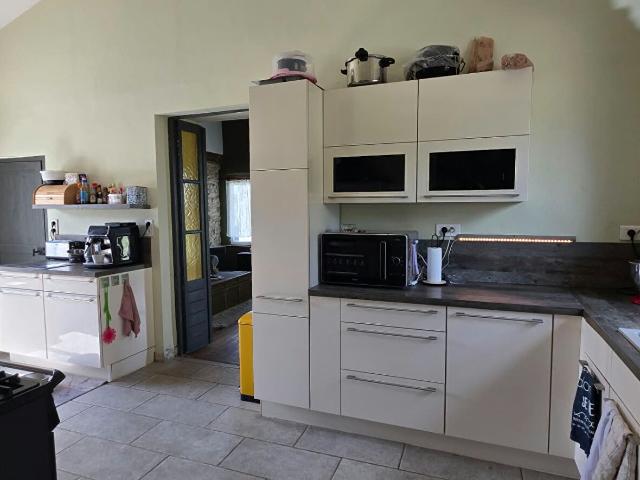 Maison plain pied, 3 chambres, piscine, 5283m2 de jardin à Saint Coutant 16