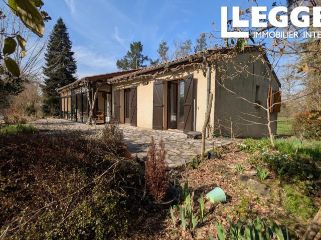 Maison de campagne plein pied avec 4,3 hectares de terrain dans un havre de tranquilité