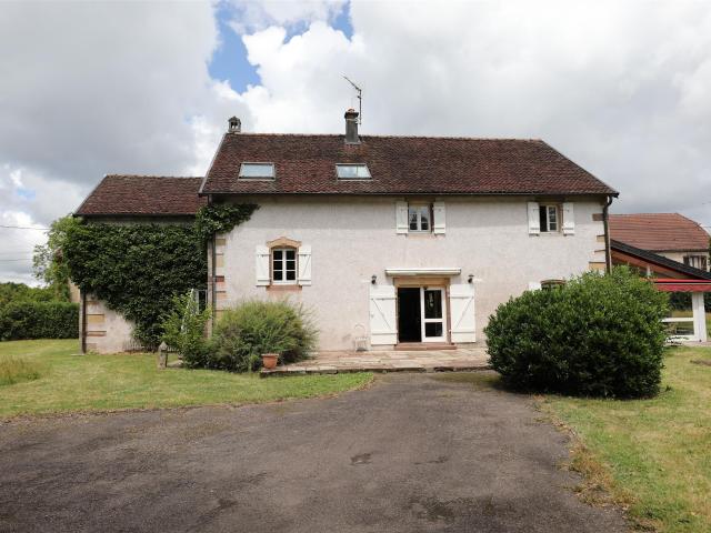 Maison de campagne pleine de caractère avec parc de charme 180m² Mélisey