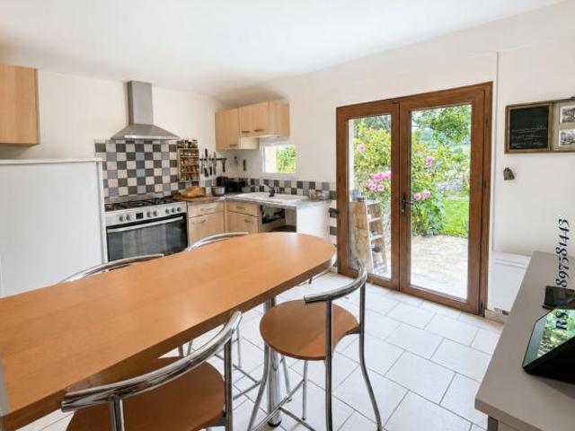 Maison de campagne pleine de charme à BONNINGUES LES ARDRES – 208 000 € FAI