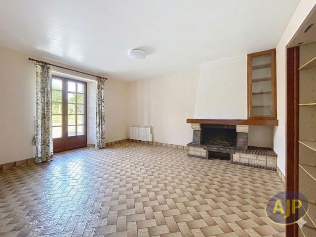 Maison en pierre Rougé 4 pièce s
