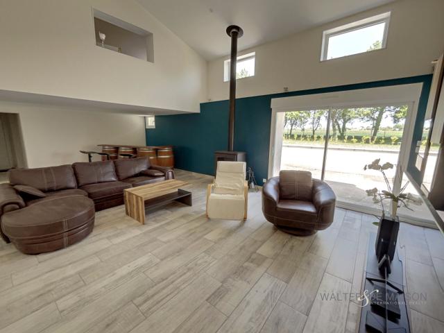 Maison de campagne rénovée à Allas Champagne Charente Maritime 7 pièce s 165 m2 Hab. + Dépendances