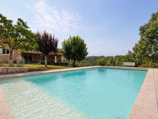 Maison de campagne rénovée, piscine