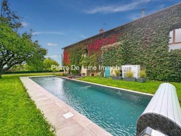 Maison de caractère au cœur du village, vie à pied & piscine 189m² Chazay d'Azergues