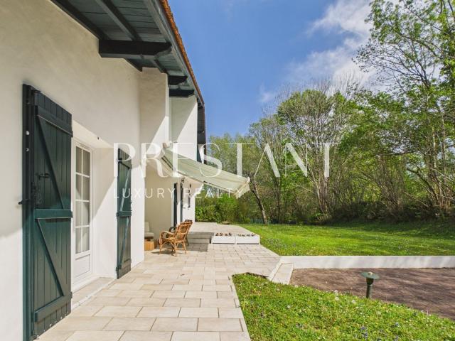 Maison de caractère au calme absolu, à 10 minutes de Saint J. 240m² Ascain
