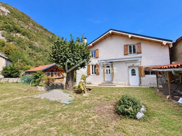 Maison de caractère au coeur de la Barousse – Volumes, charm. 120m² Mauléon Barousse