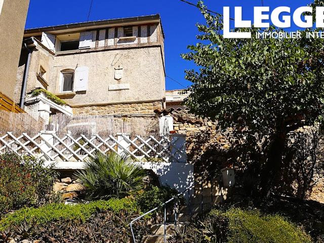 Maison de caractère avec 2 chambres, 2 salles de douche. Terrasse exposée plein sud, jacuzzi, vue panoramique