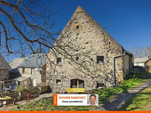 Maison de caractère avec 2 gîtes SAINT BONNET PRES ORCIVAL 63