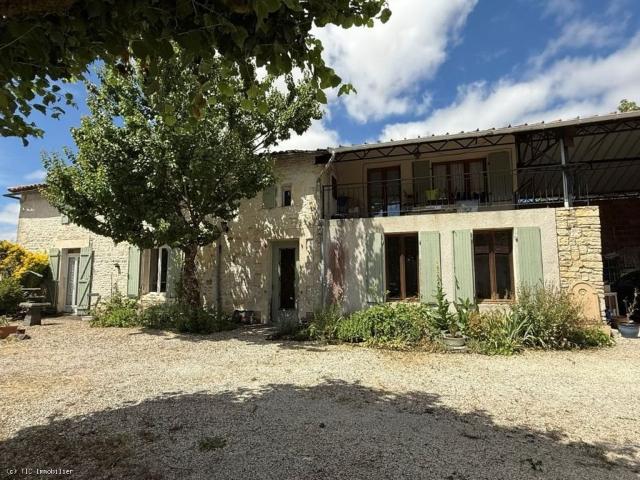 Maison de Caractère avec 5 Chambres 6 Minutes 168m² Saint Sulpice de Ruffec