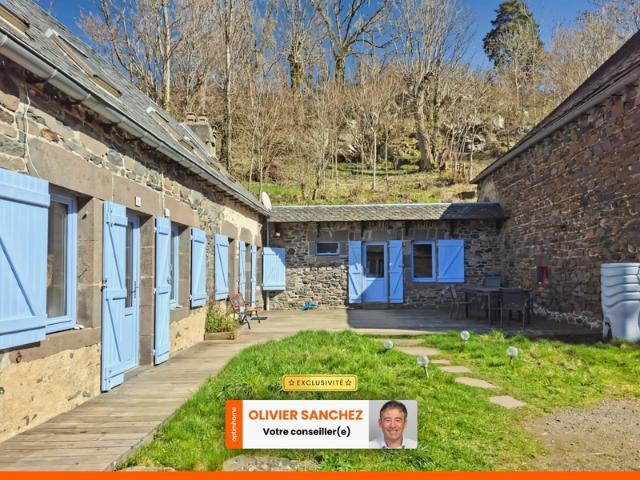 Maison de caractère avec gîte 12 pièces SAINT BONNET PRES ORCIVAL 63