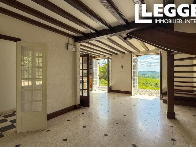 Maison de caractère avec gîte et vues dégagées